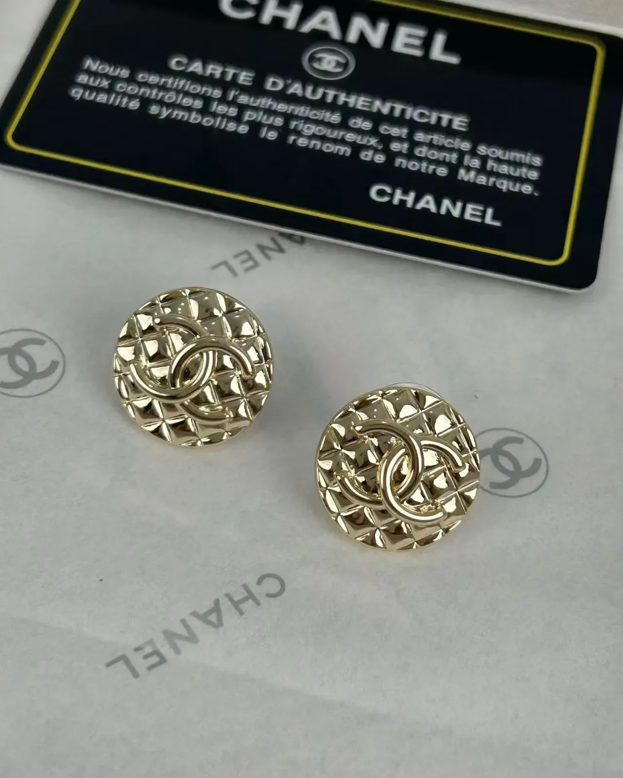 Chanel Quilted CC Logo Stud Gold Circular Earrings 4