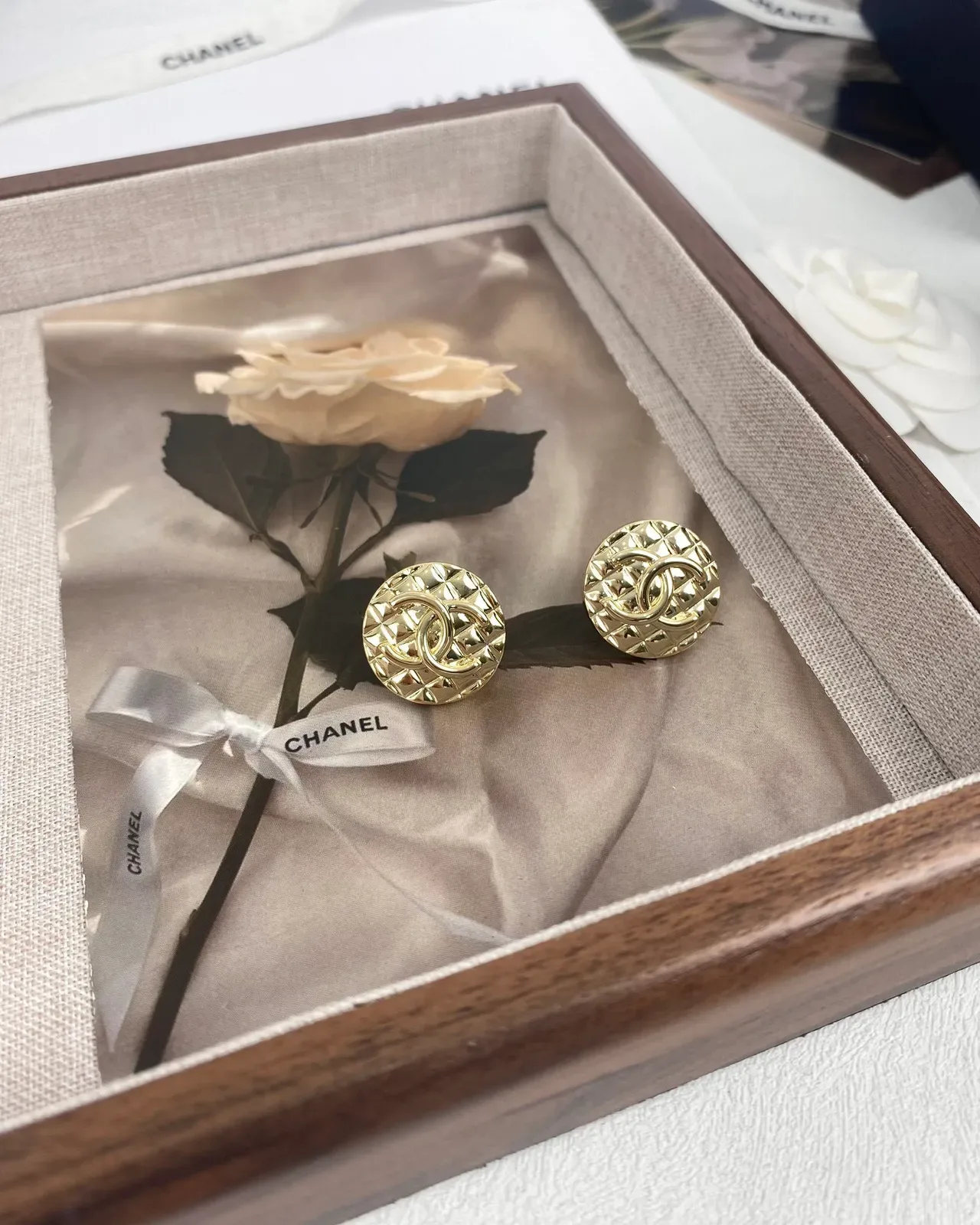 Chanel Quilted CC Logo Stud Gold Circular Earrings 7