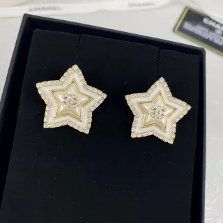 Chanel Star أقراط ذهب أبيض مع بلورات Pavé في الحافة