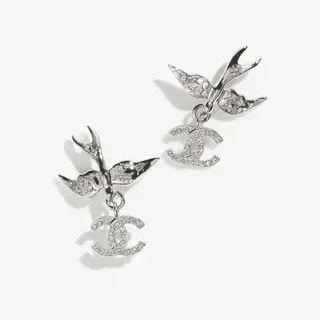 Chanel Andorinha Pavé Crystal CC Logo Brincos Pendentes