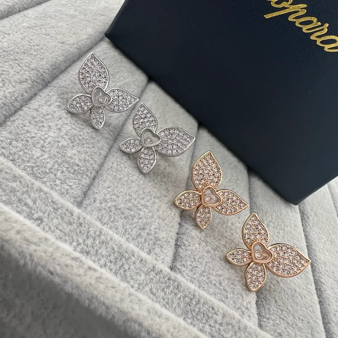 Chopard Happy Hearts चाँदी सोना फूल आकार Pavé-Set कान की मढ़ी 5