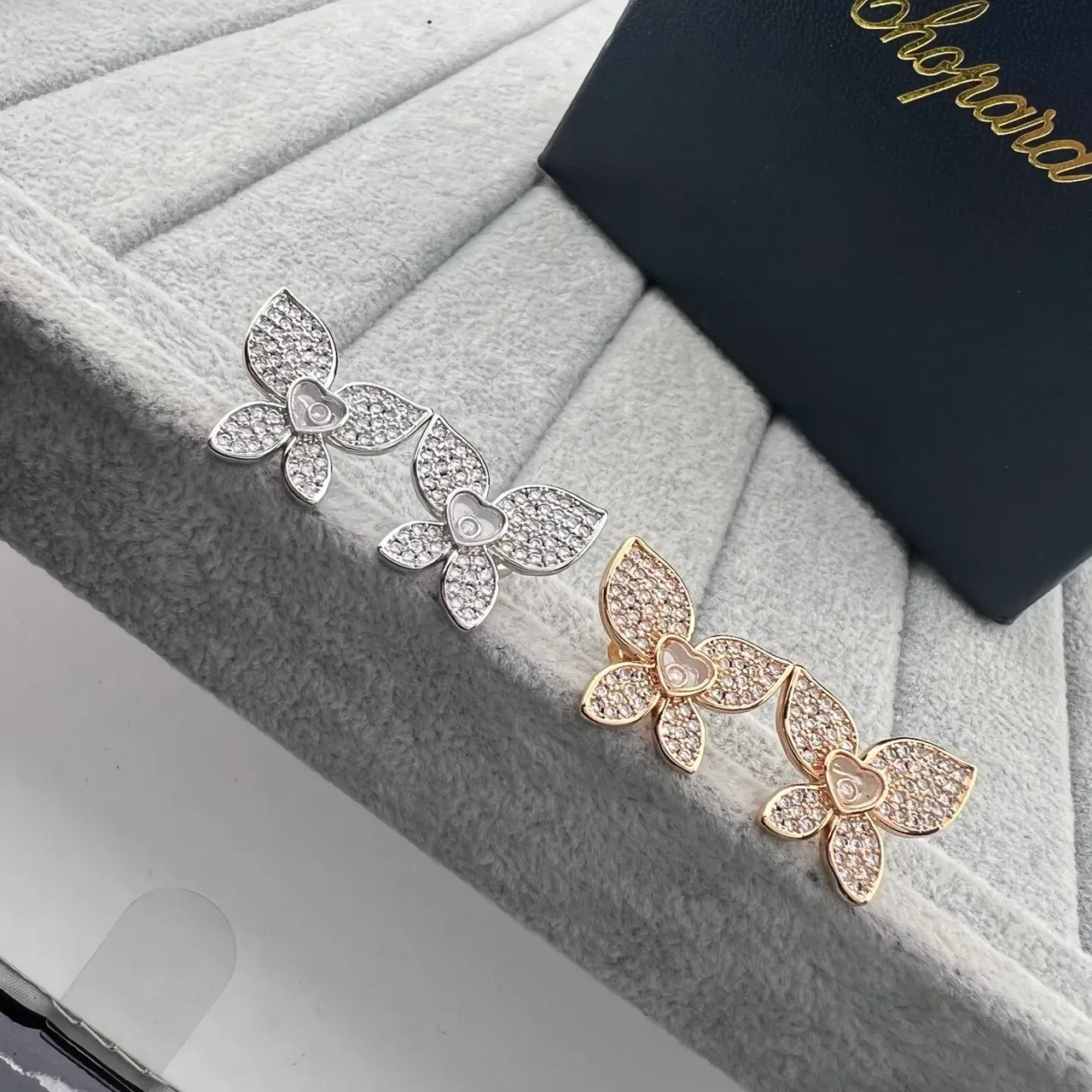 Chopard Happy Hearts चाँदी सोना फूल आकार Pavé-Set कान की मढ़ी 6