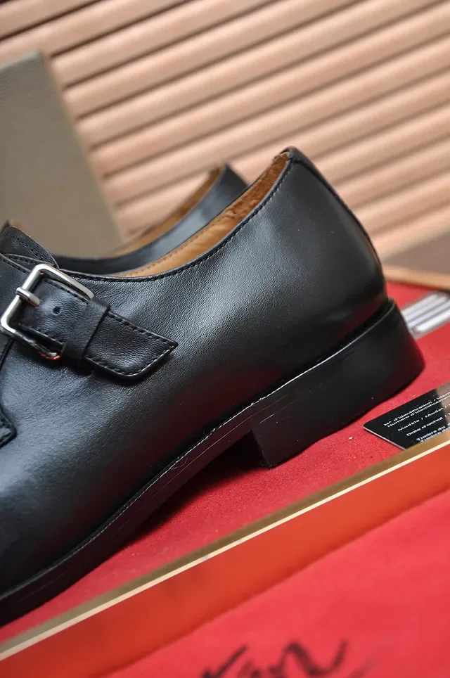 Christian Louboutin কালো লাল পলিশড লেদার সিঙ্গেল স্ট্র্যাপ মনক জুতা 2