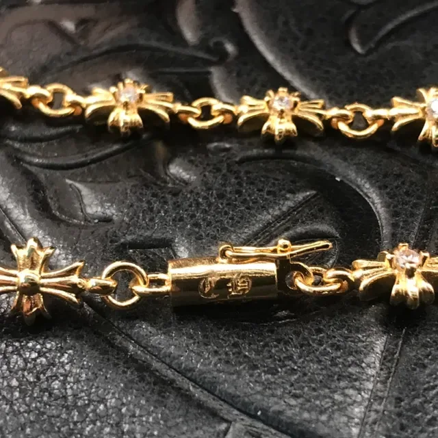 Chrome Hearts سوارة الصليب ذهبي اللون Pavé-Set روابط الصليب 3