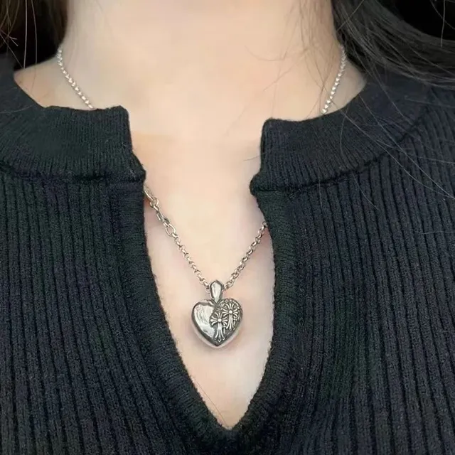 Chrome Hearts क्रूस फूल हार्ट पेंडेंट नेकलिस 2