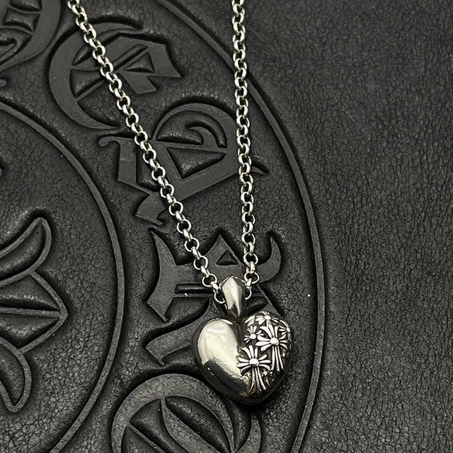 Chrome Hearts क्रूस फूल हार्ट पेंडेंट नेकलिस 3