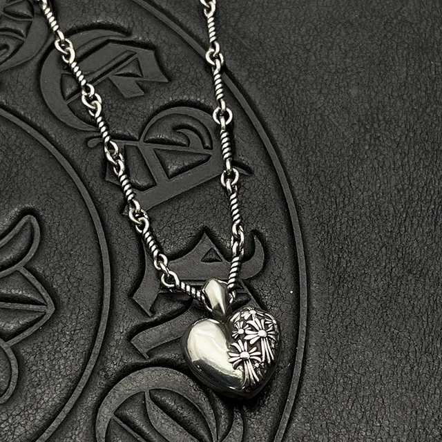 Chrome Hearts क्रूस फूल हार्ट पेंडेंट नेकलिस 4
