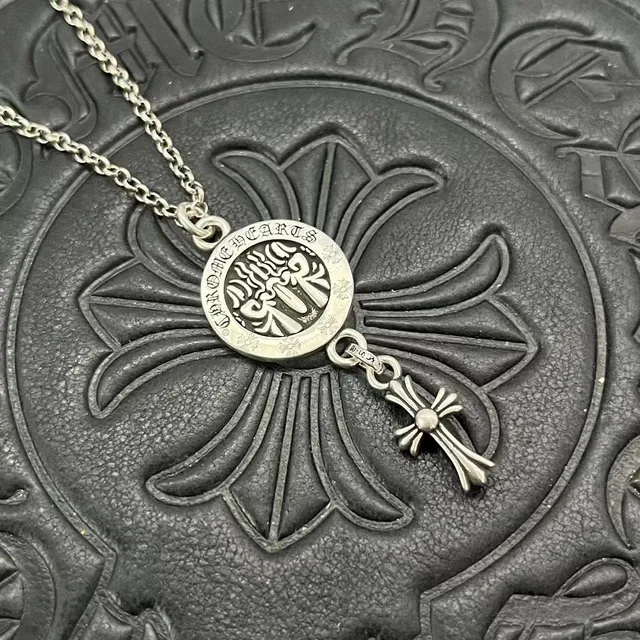 Chrome Hearts Croix & Cœur Pendentif Collier en Argent 7