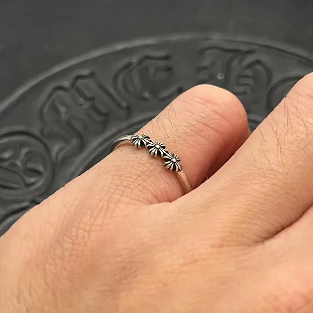 Chrome Hearts ফ্লোরাল মোটিফ অক্সিডাইজড সিলভার রিং 2