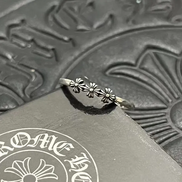 Chrome Hearts ফ্লোরাল মোটিফ অক্সিডাইজড সিলভার রিং 8