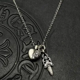 Chrome Hearts हार्ट एंड डैगर एंग्रेव्ड सिल्वर नेकलेस