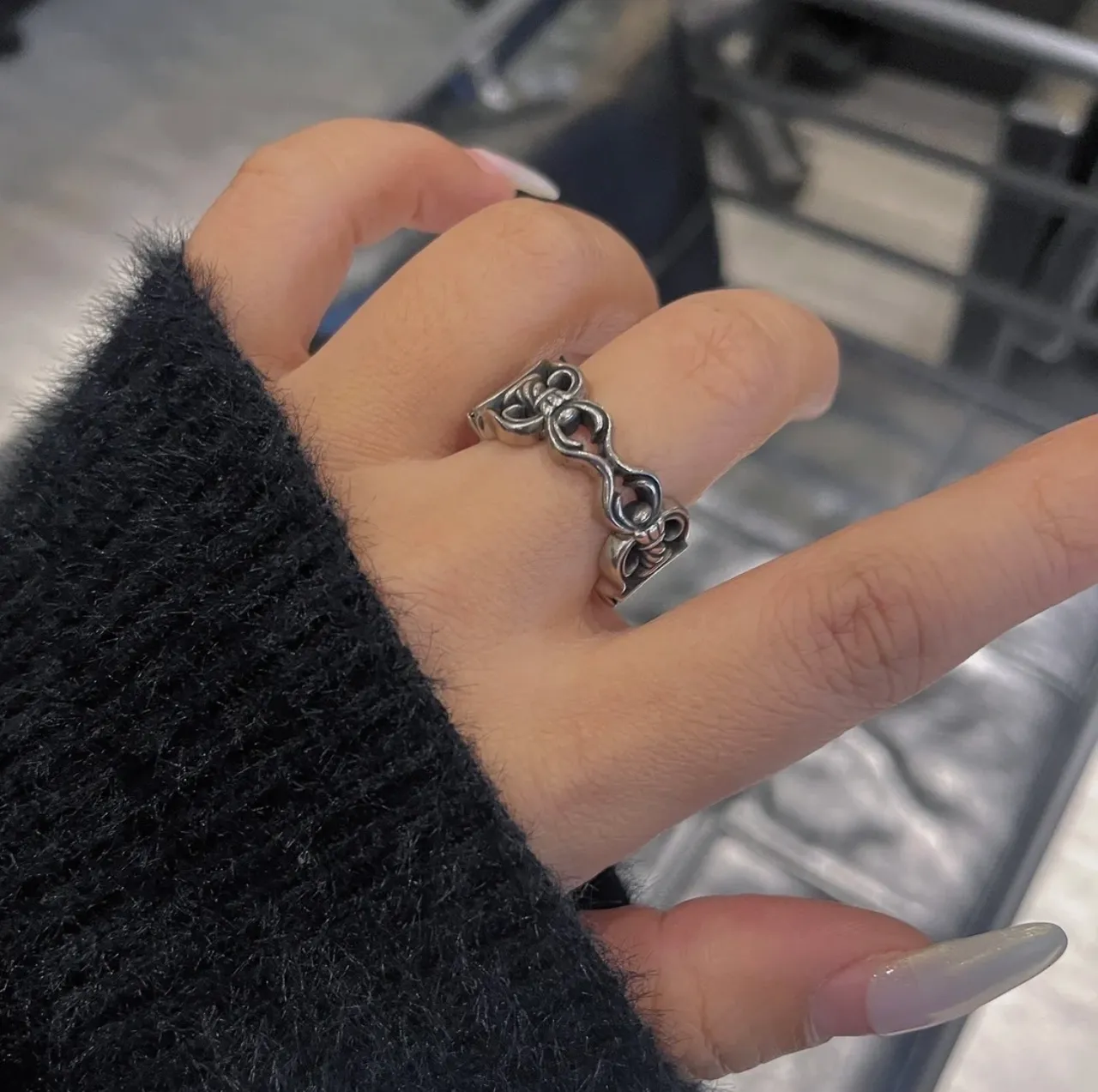 Chrome Hearts चाँदी काला शानदार फूल प्रेरणा एमेल इनले अंगूठी 2