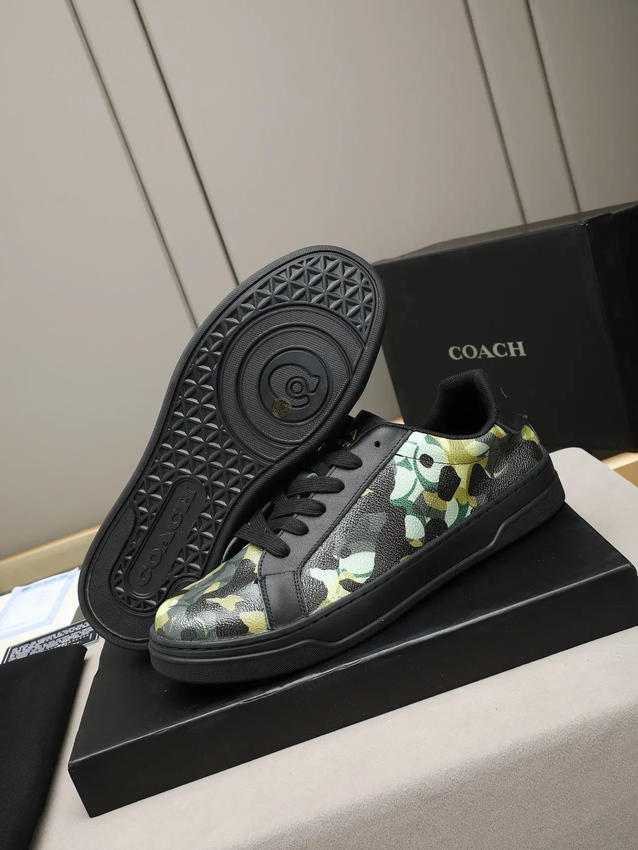 Coach 迷彩印花黑色皮革生活方式运动鞋 5