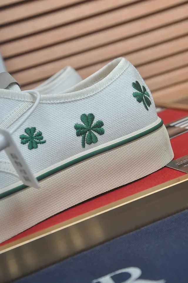 Converse White Green Canvas Upper Embroidered Clovers Lifestyle Sneakers 2
