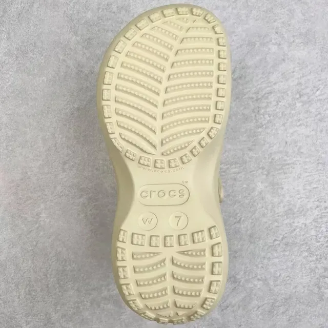 Crocs Classic Clog 米色 平台凉鞋 2
