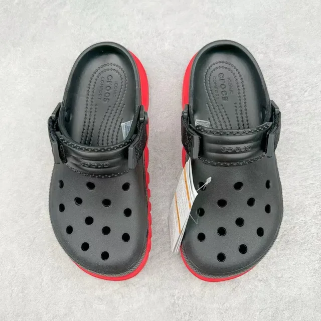Crocs Echo Clog Preto e Vermelho 9