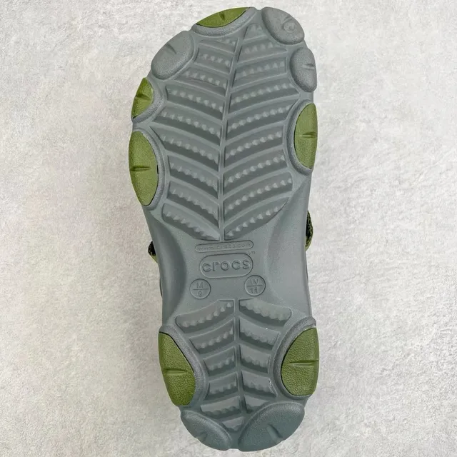 Crocs Echo Clog ধূসর সেনাবাহিনী সবুজ অলিভ স্ট্র্যাপ Clog 2