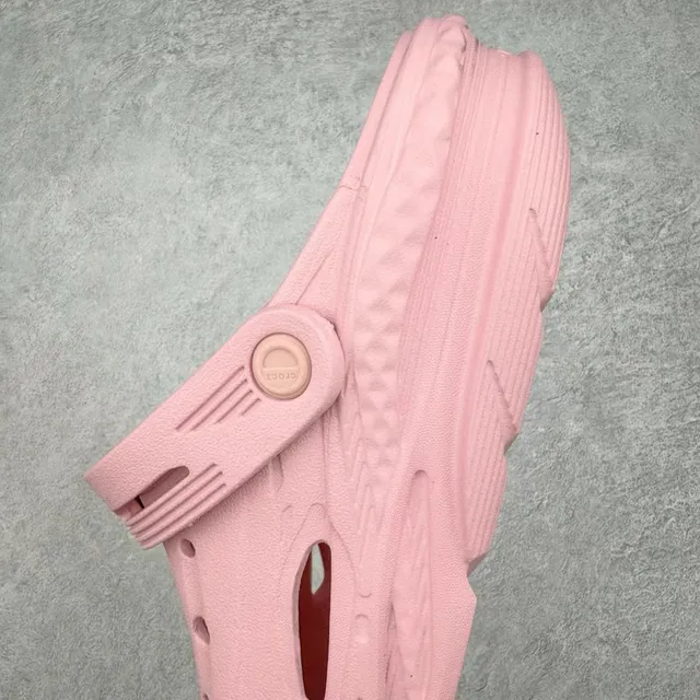 Crocs Rose Rouge Construction en Mousse Moulée Semelle Sculptée avec Nervures Sabot 7