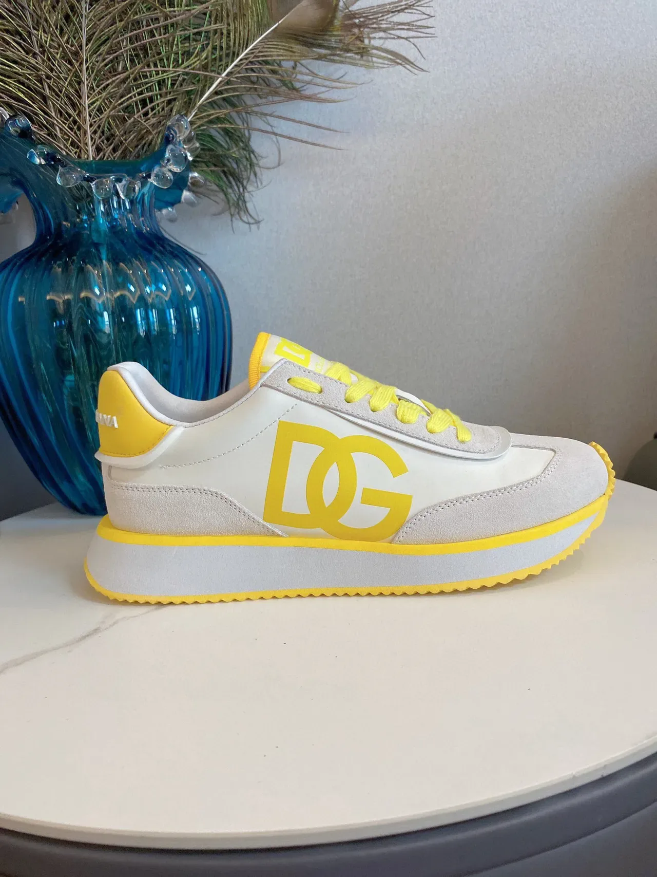 حذاء رياضي DC Shoes بيج أصفر لون low-top مزين بشعار 4