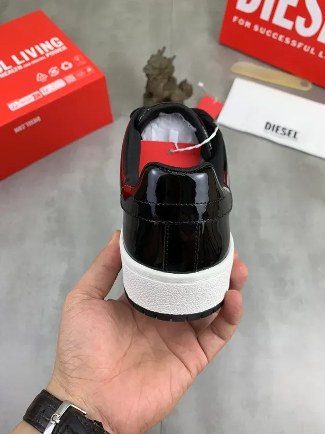 Diesel 黑白 亮面仿专利鞋面 厚底增高运动鞋 4