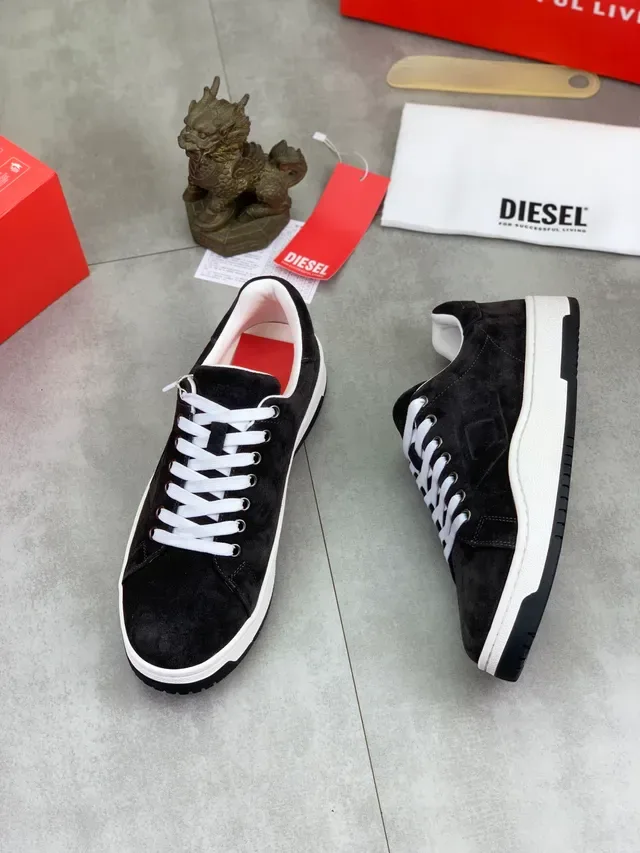 Diesel 黑白麂皮鞋面 对比鞋带 生活方式运动鞋 5