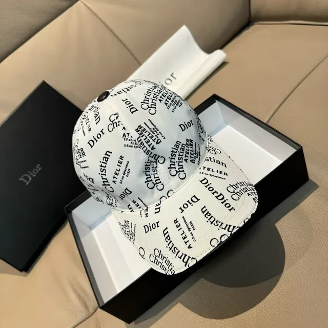 Dior Gorra de Béisbol Blanca con Impresión de Logo All-Over 9
