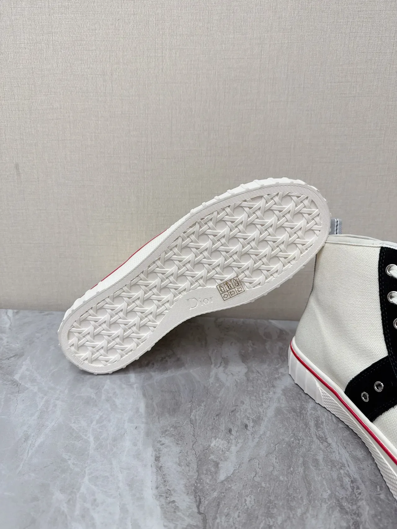Dior B23 Beige Black High-Top Canvas Upper Lifestyle Sneakers 2