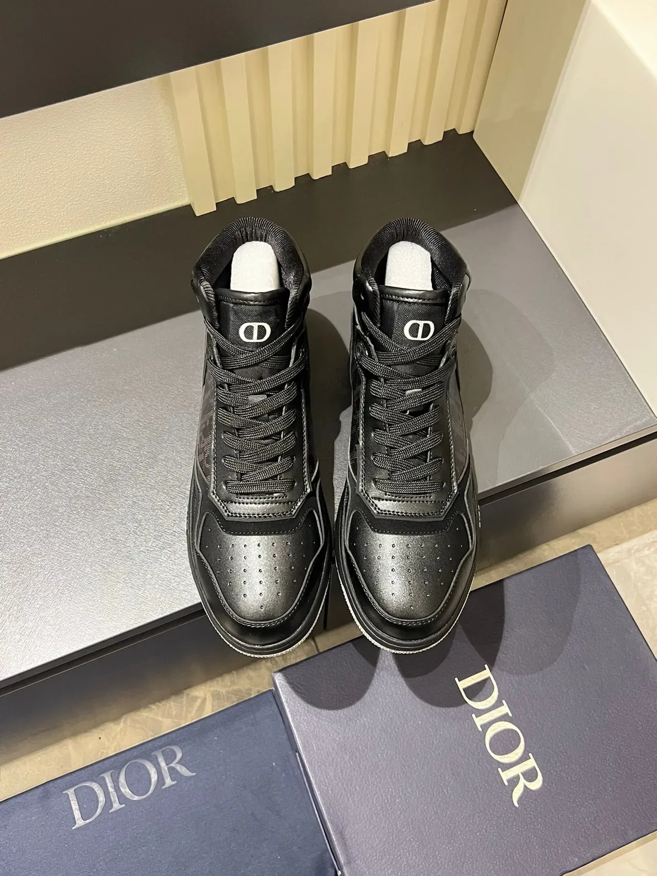 Dior B23 حذاء رياضي أسلوب حياة أسود أبيض عالي الارتفاع جلد شبكة هجين 2