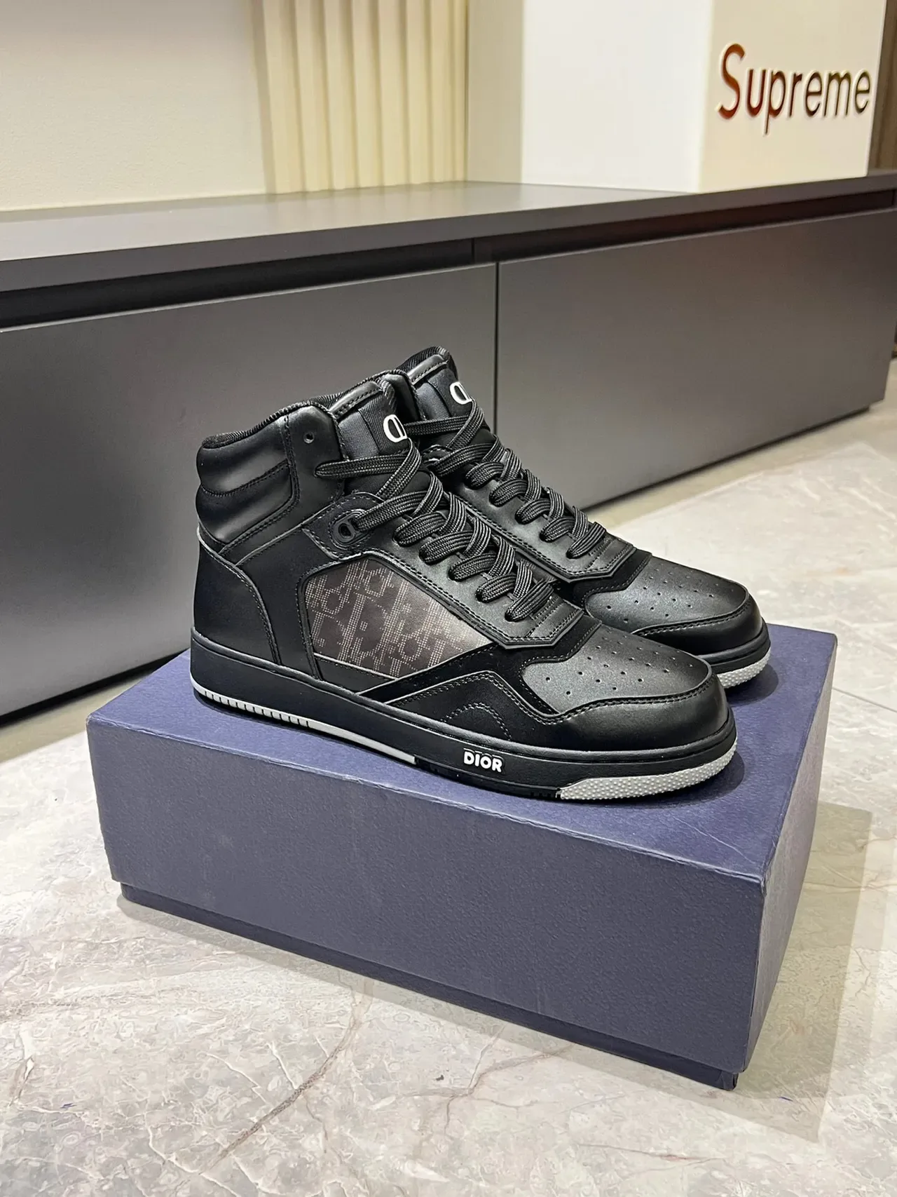 Dior B23 حذاء رياضي أسلوب حياة أسود أبيض عالي الارتفاع جلد شبكة هجين 3
