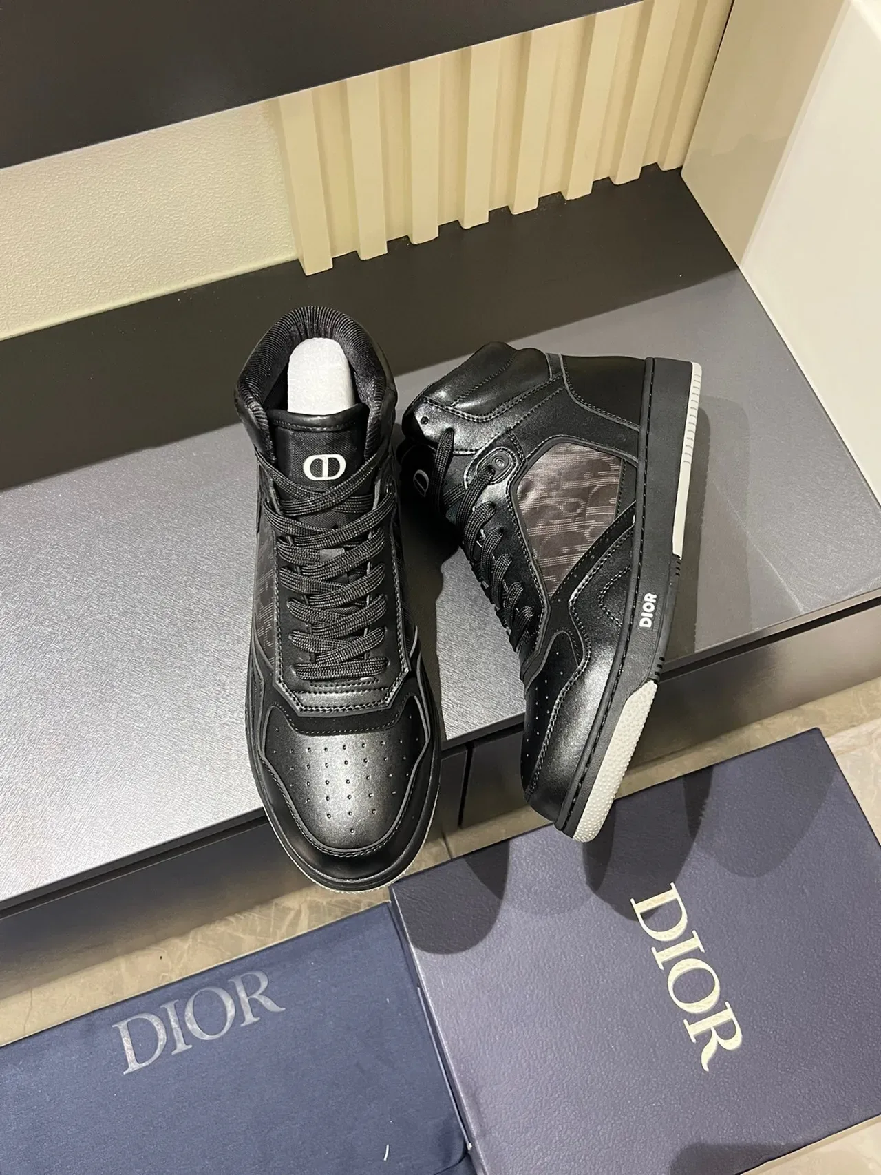 Dior B23 حذاء رياضي أسلوب حياة أسود أبيض عالي الارتفاع جلد شبكة هجين 5