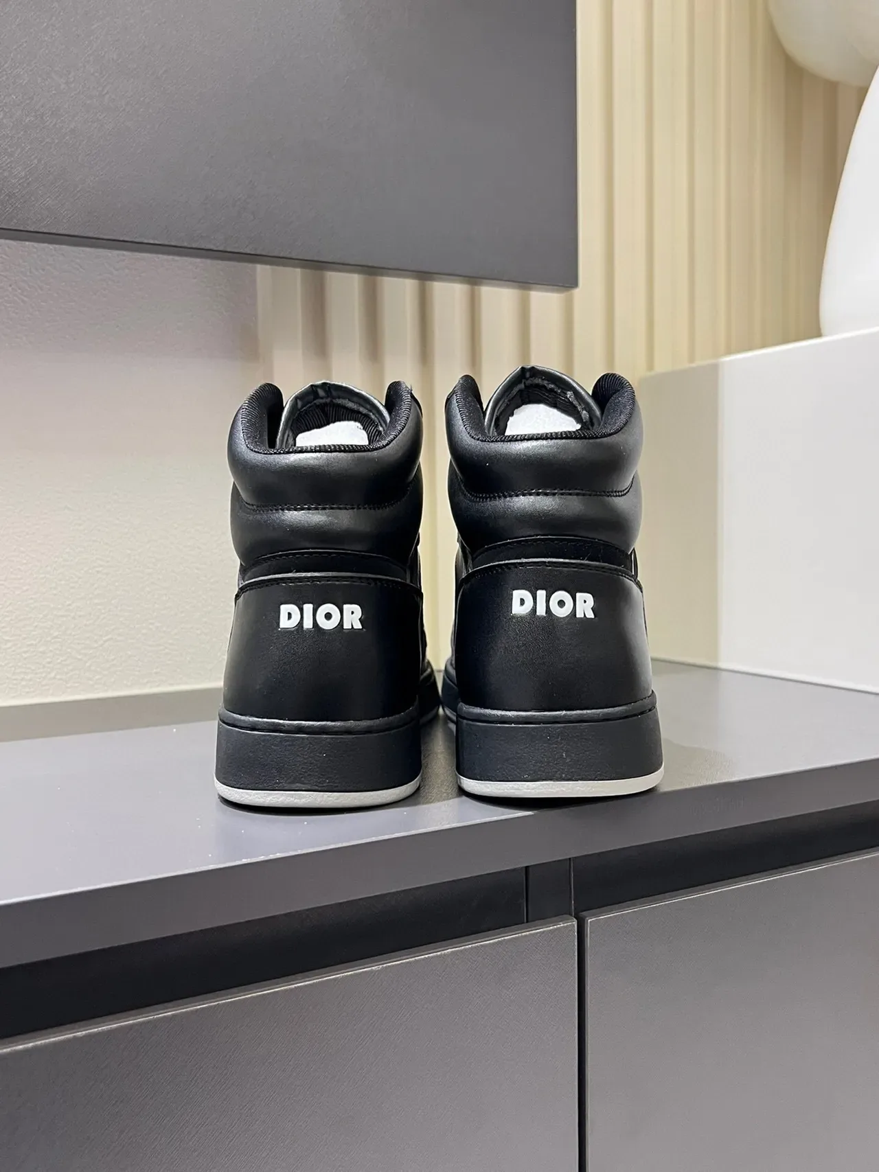 Dior B23 حذاء رياضي أسلوب حياة أسود أبيض عالي الارتفاع جلد شبكة هجين 9