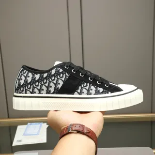 Dior B23 Monogram Jacquard 和 Suede 低帮生活方式运动鞋