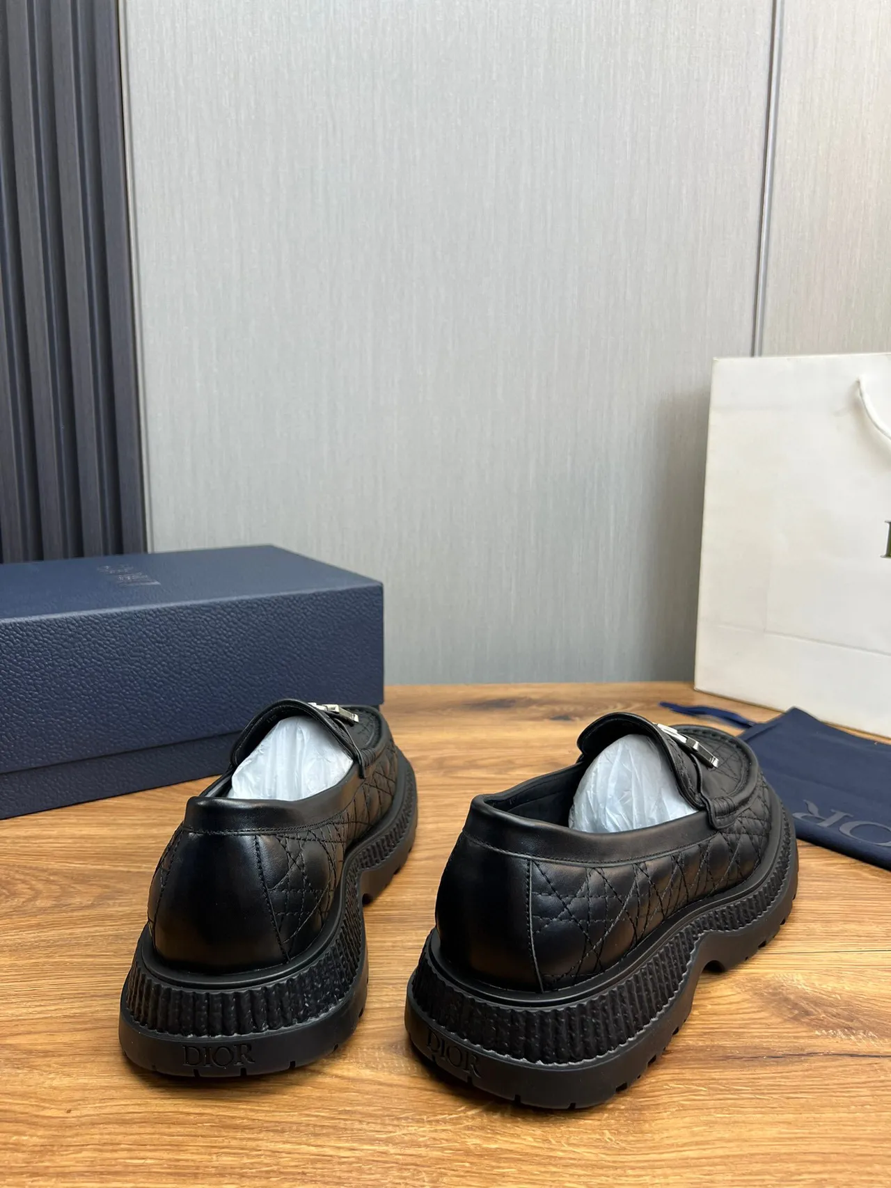 Dior B27 Couro acolchoado Fivela CD Mocassim 5
