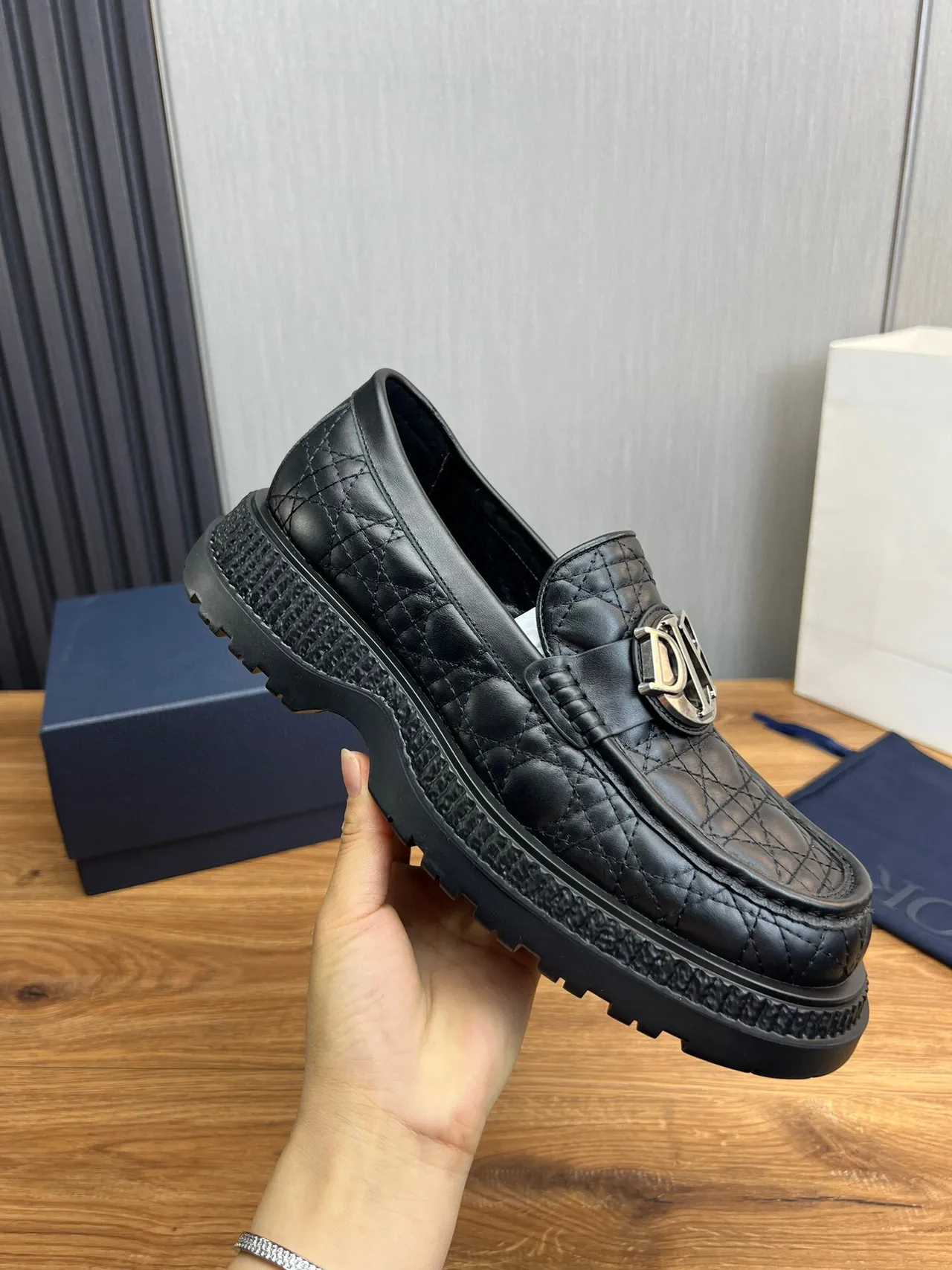 Dior B27 Couro acolchoado Fivela CD Mocassim 6