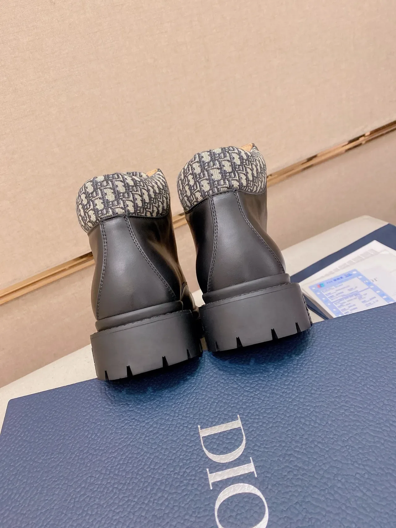 Dior কালো বেইজ চামড়া উপর লগ সোল এনকল বুট 3