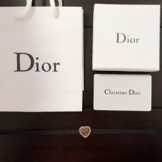 Dior 黑金格罗格缎带爱心形吊坠手链