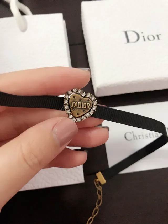 Dior Pulsera Negra y Dorada con Cinta Grosgrain en Forma de Corazón 3