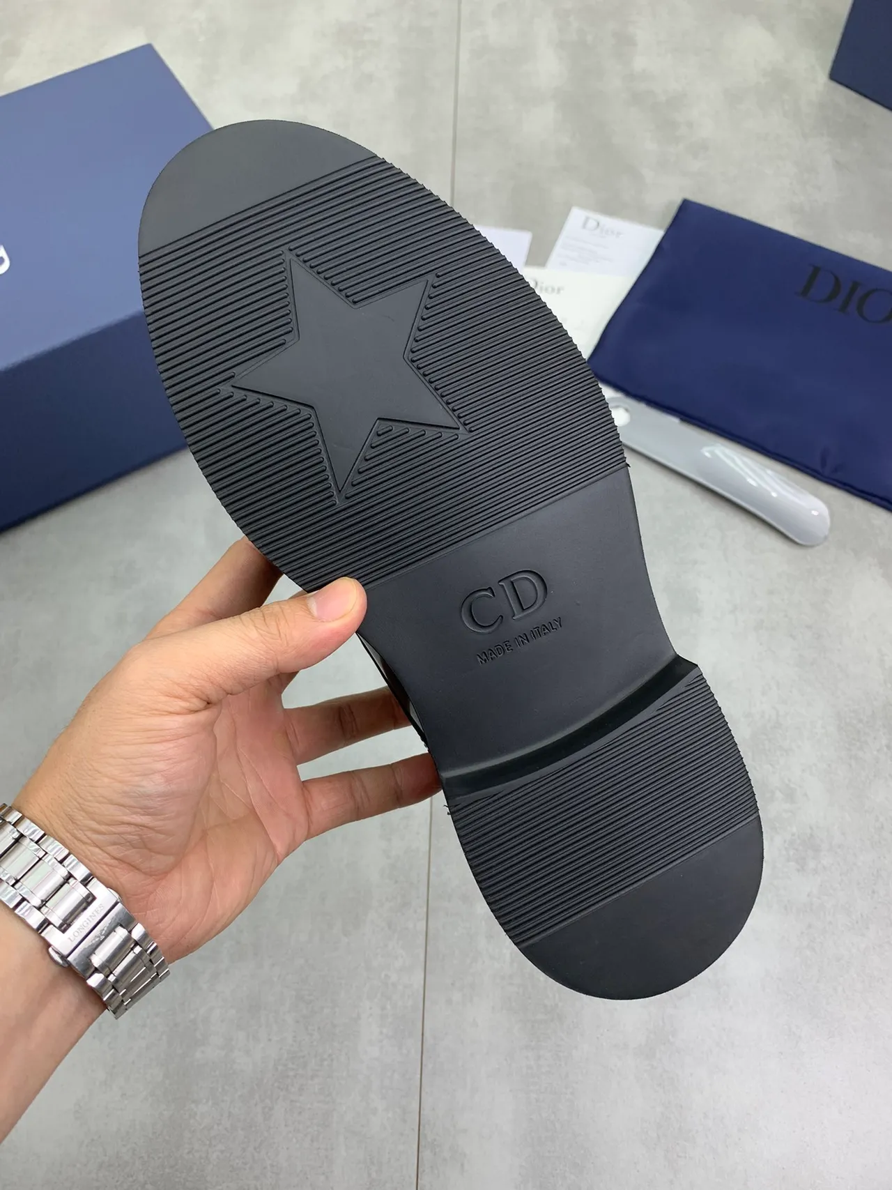 迪奥黑色高光泽专利皮翼型布洛格鞋 7
