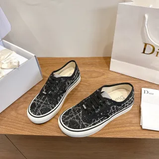 Baskets basses à lacets Dior avec tige en maille mouchetée noir et blanc