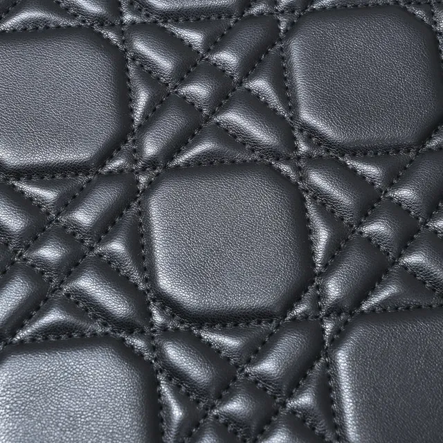 迪奥 Book Tote 黑色绗缝坎纳托特包 6