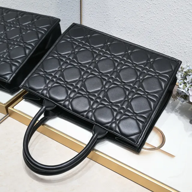 迪奥 Book Tote 黑色绗缝坎纳托特包 7