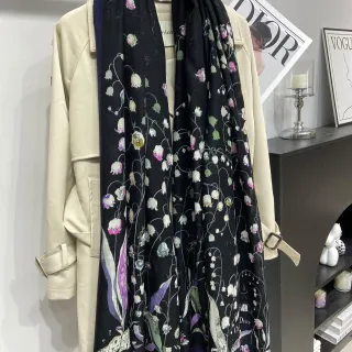 Dior शाकीय लिली ऑफ द वैली प्रिंट काला रेशम स्कार्फ