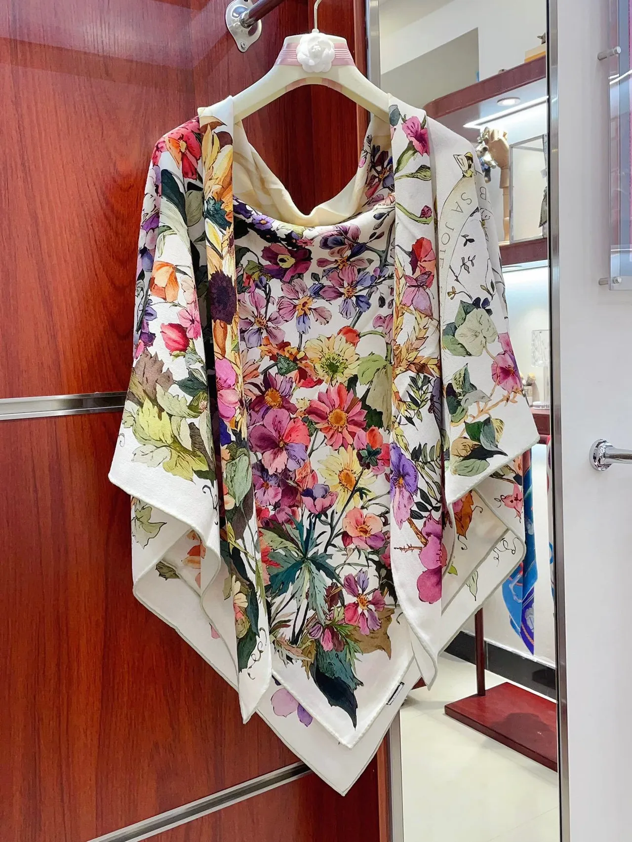 Dior bufanda de seda con estampado de trigo botánico 7