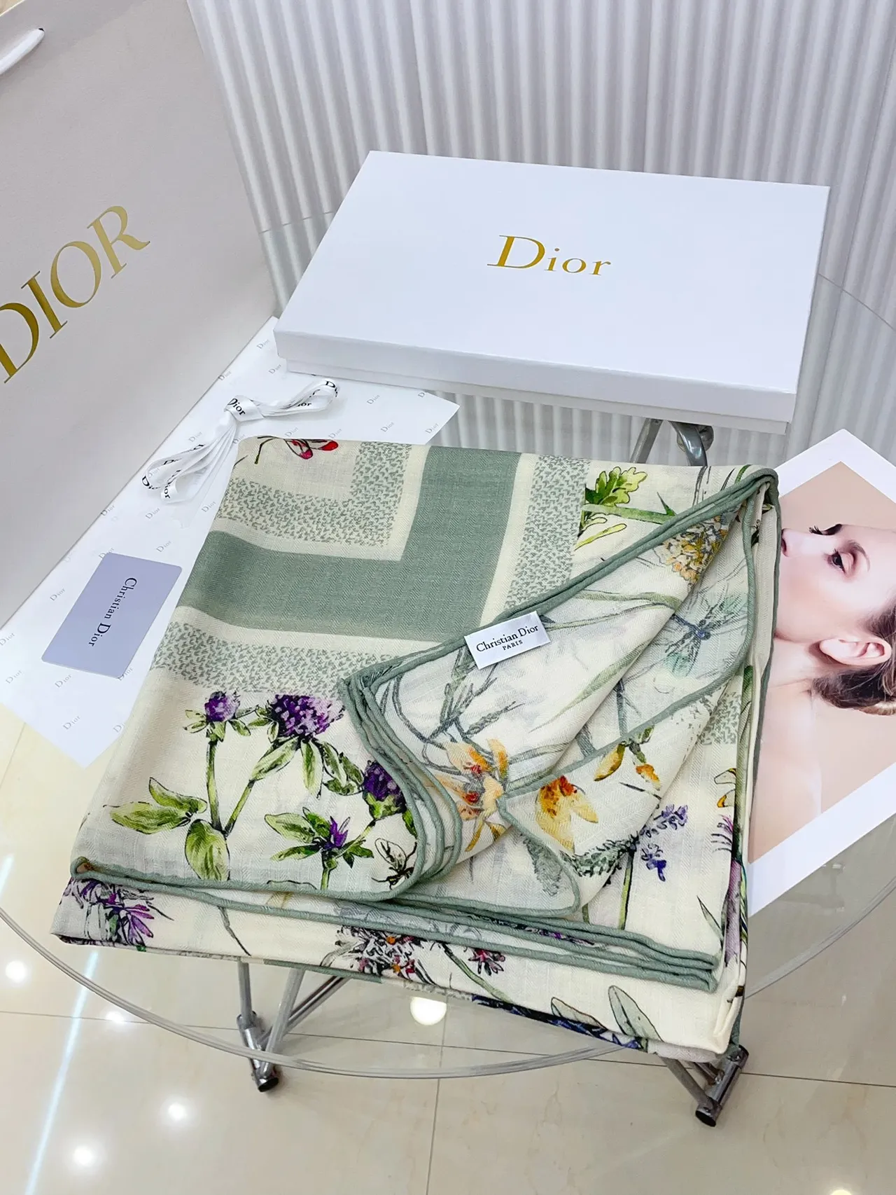 Dior نقش زهور نباتي شال حريري 5