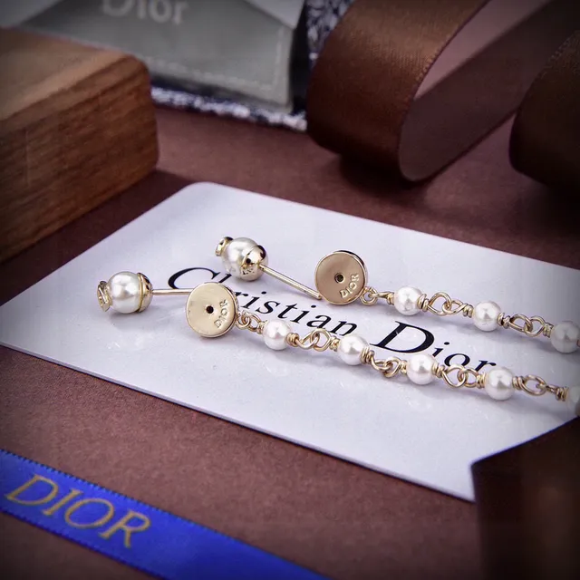 Boucles d'oreilles Dior doré perle et papillon charme goutte 2