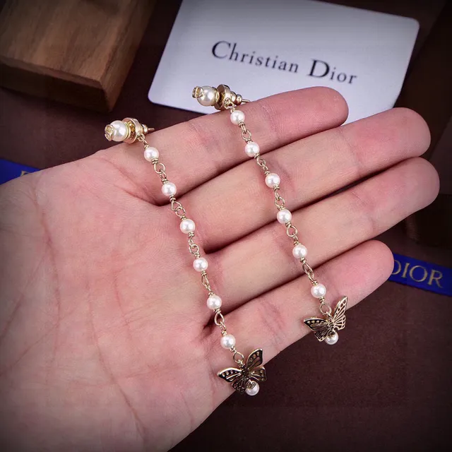 Boucles d'oreilles Dior doré perle et papillon charme goutte 4
