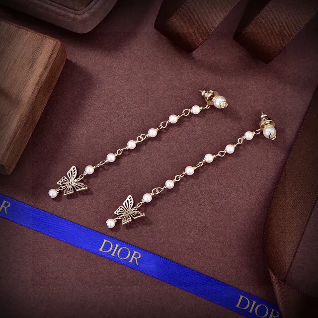 Boucles d'oreilles Dior doré perle et papillon charme goutte 6