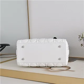 Dior Lady Dior حقيبة توت يد علوية بيضاء مقواة كاناج 4