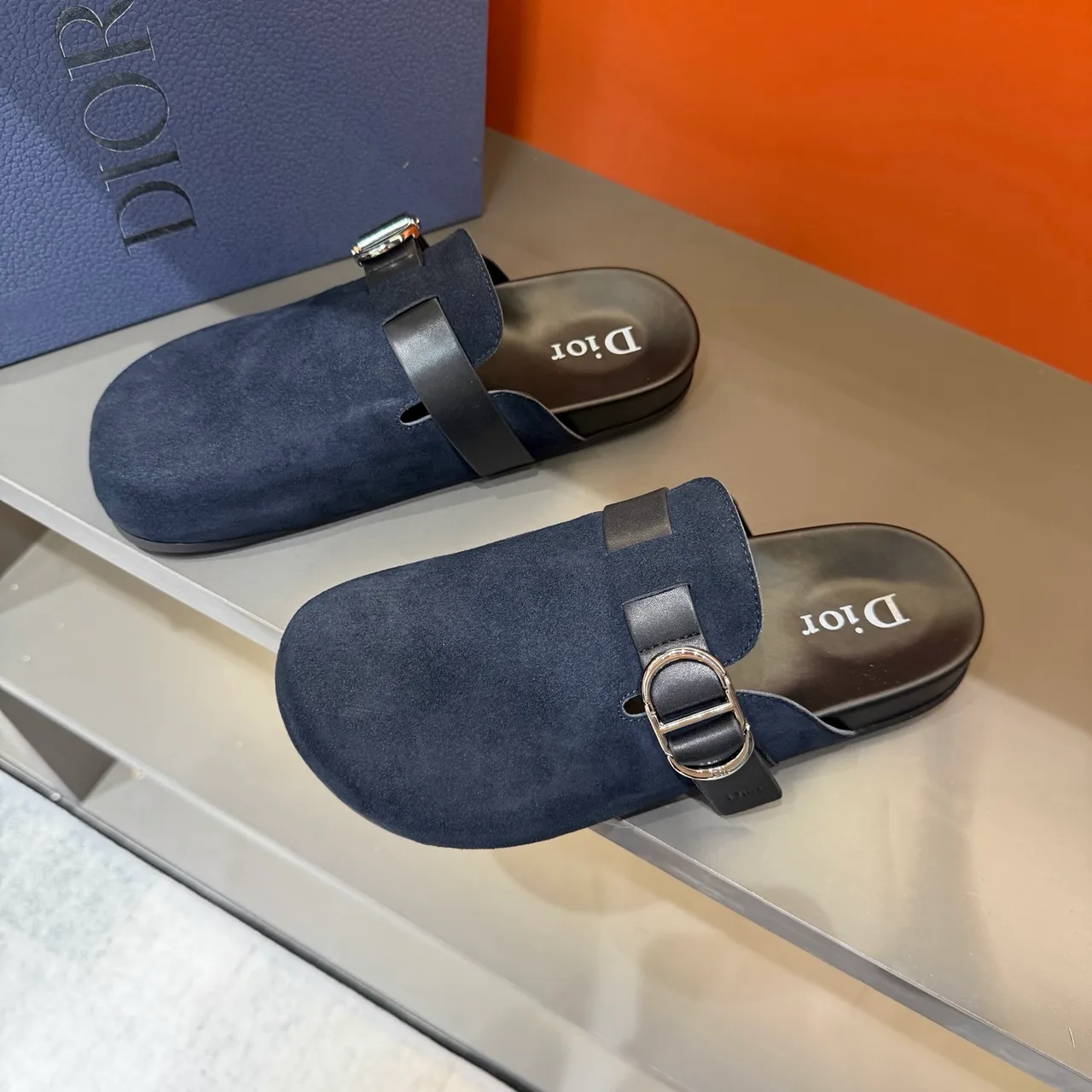 Dior Sapatos Casuais de Camurça de alça única em Preto Marinho 4