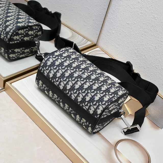 Dior सैडल ग्रे ब्लैक सिलिंड्रिकल बैरल सिल्हूट मोनोग्राम जैक्वार्ड फैब्रिक सैडल बैग 7